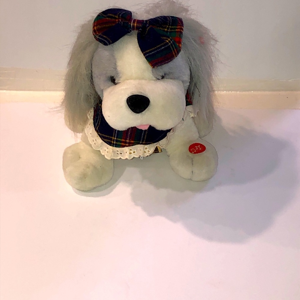 Jingle pup 1990 vintage  Christmas singing plush